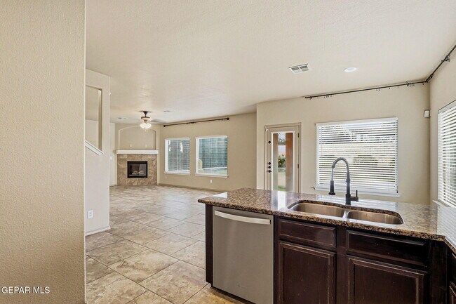 Building Photo - 3144 Hidden Creek Dr