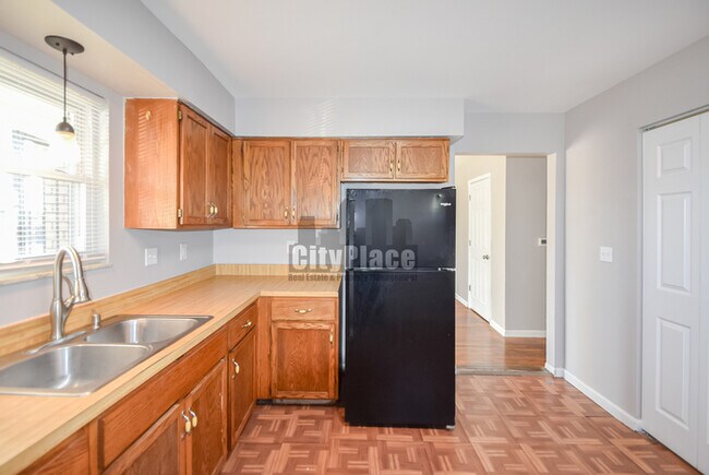 Building Photo - 6134 Nelson Pl