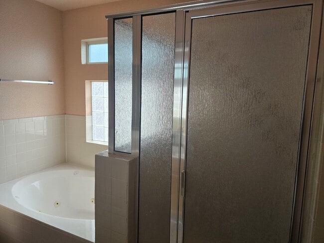 Building Photo - 3213 Tierra Ave Pl