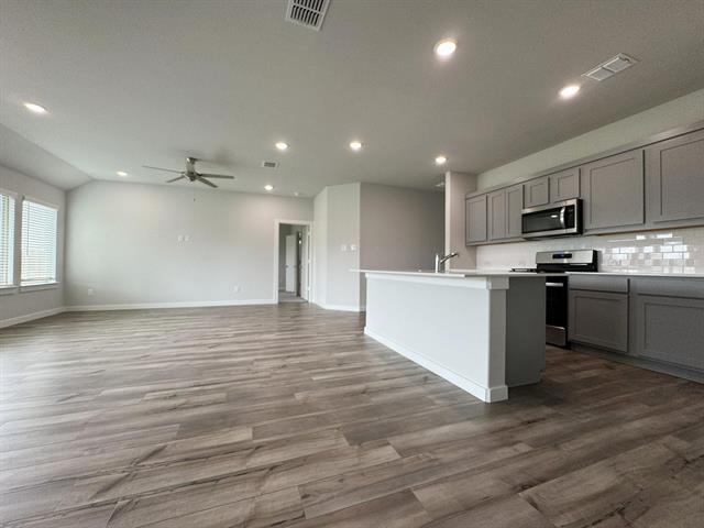 Building Photo - 3705 Ray Roberts Dr