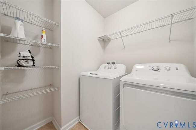 Building Photo - 8957 Ringview Dr