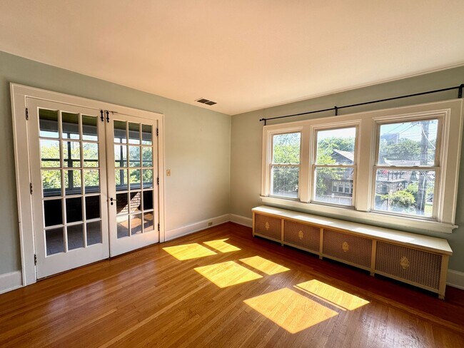 Building Photo - 505-507 W McMillan