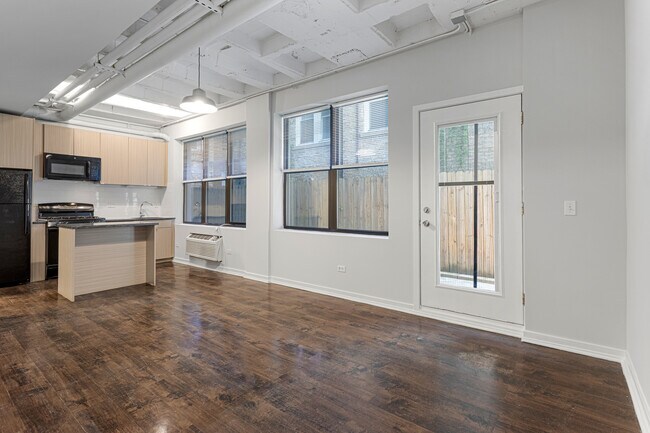Building Photo - 5718 N Winthrop Ave