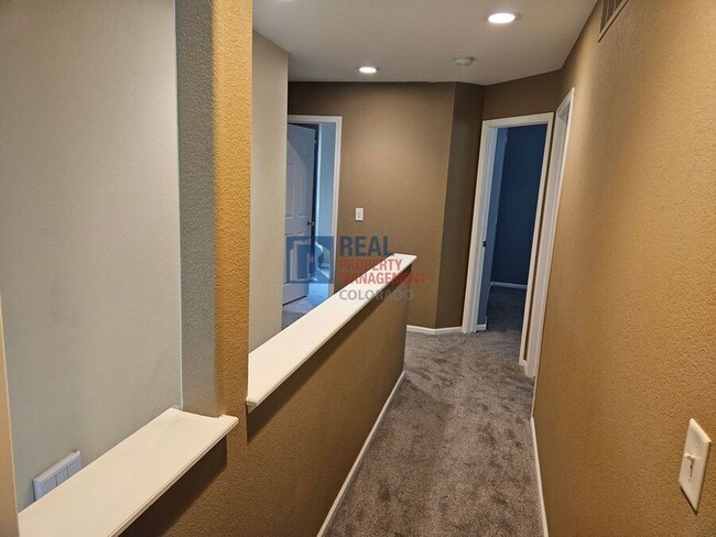 Building Photo - 5661 S Yakima Way