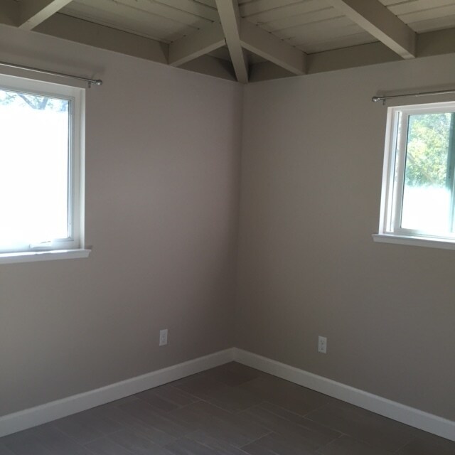 Building Photo - Charming Detached Home