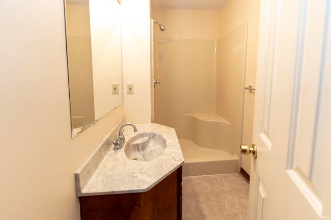 Building Photo - 5435 Kiowa Cir