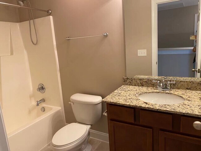 Building Photo - newly updated SFH with no carpet