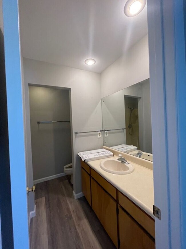 Building Photo - Alcoa City Schools  2 bedroom 2 bath call ...