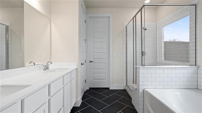 Building Photo - 7812 Hillock Terrace