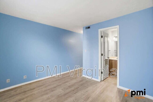 Building Photo - 1210 Stockley Gardens