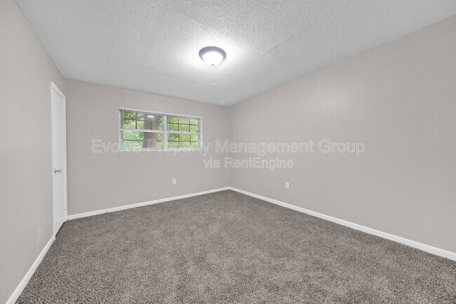 Building Photo - 696 Hobbs Dr