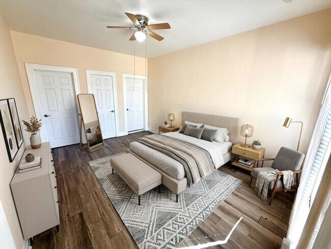 Building Photo - *MOVE IN SPECIAL* Charming Duplex with Fenced Yard – Minutes from St. Philip's College!