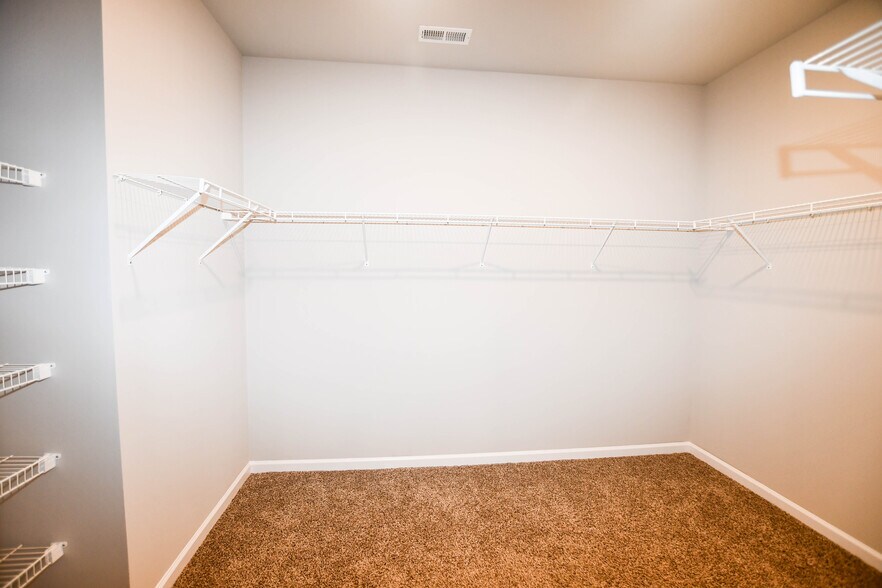 Building Photo - 102 Duskwood Dr