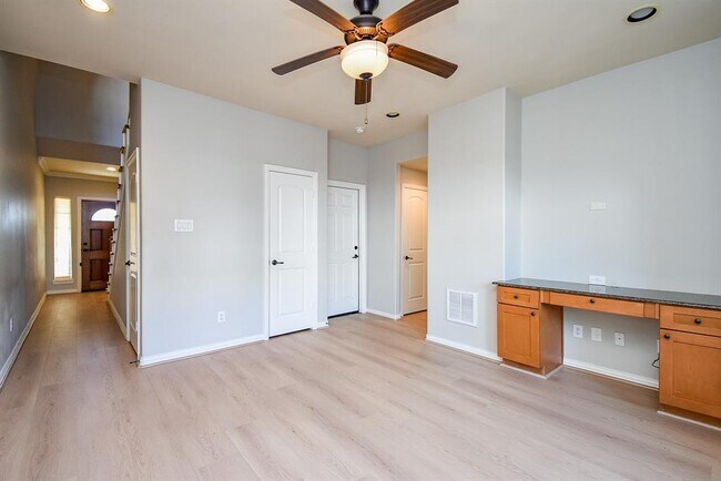 Building Photo - 5615 Winsome Ln