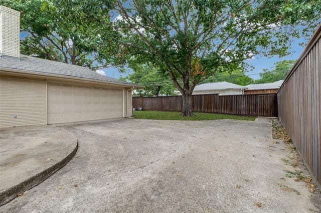 Building Photo - 10415 Mapleridge Dr