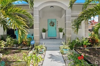 Building Photo - 4276 SW 56th Ave