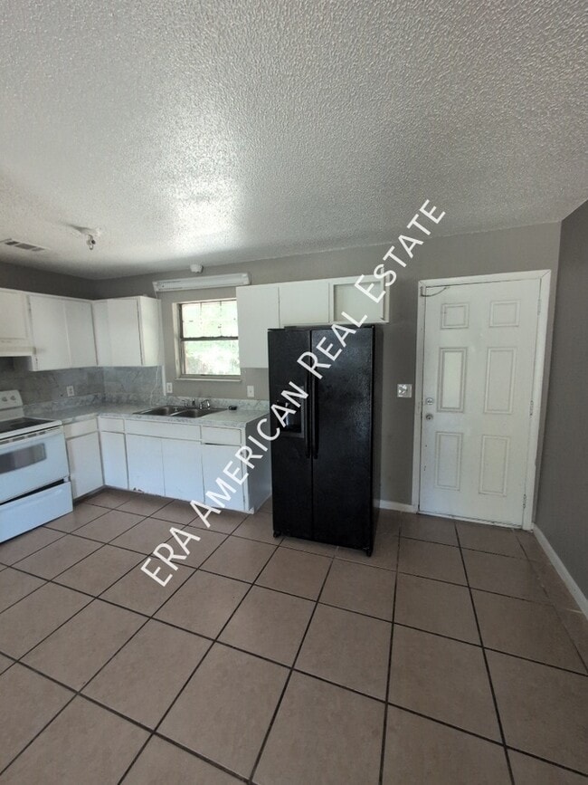 Building Photo - 1120 N 20th St