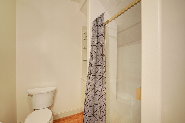 Building Photo - 4bd/4ba Kirkland House