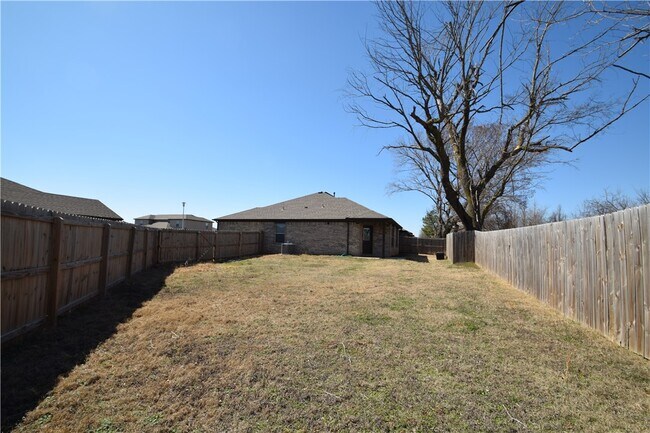 Building Photo - 1572 Sandpiper St