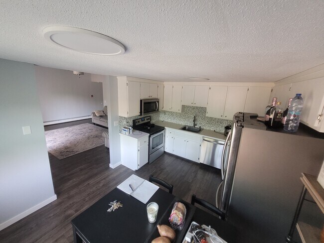 Building Photo - 456 Mammoth Rd