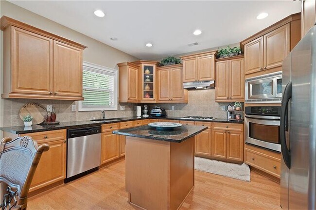 Building Photo - 2008 Wisteria Park Ln