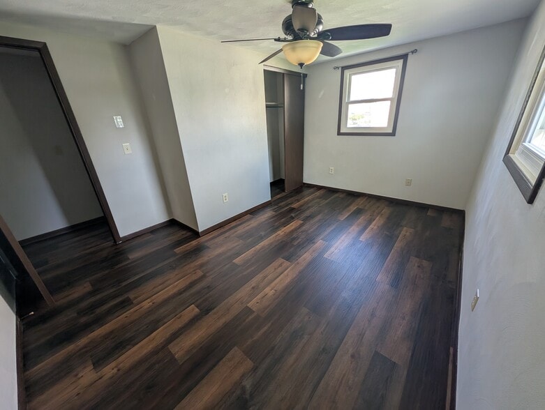 Building Photo - 1070 Westchester Ct