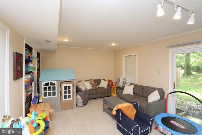Building Photo - 4723 Leyden Way