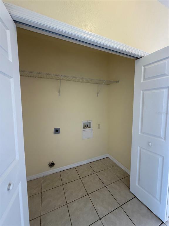 Building Photo - 2212 Garden Lake Dr