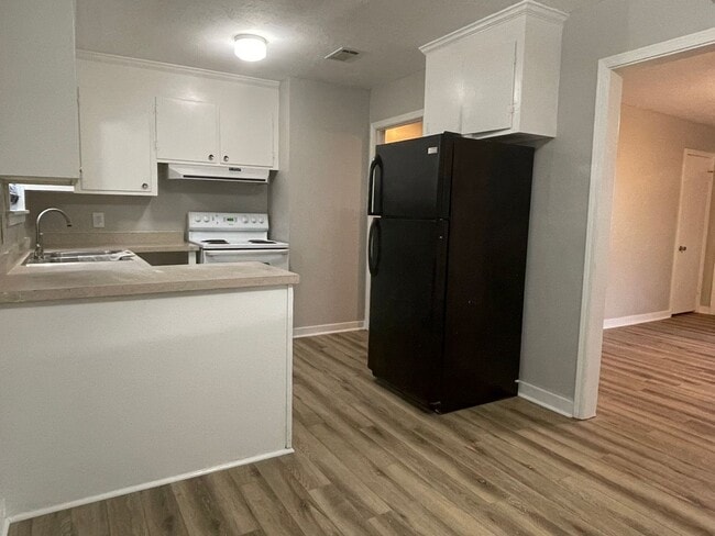 Building Photo - 3 Bedroom Home for Rent in Pearl!