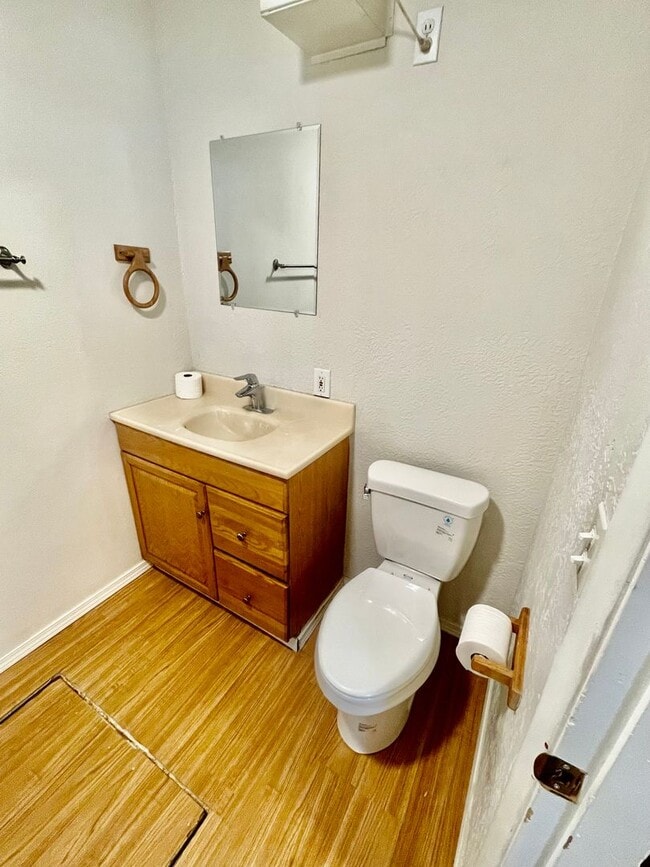 Building Photo - 3 Bd Home for Rent in Fairbanks!