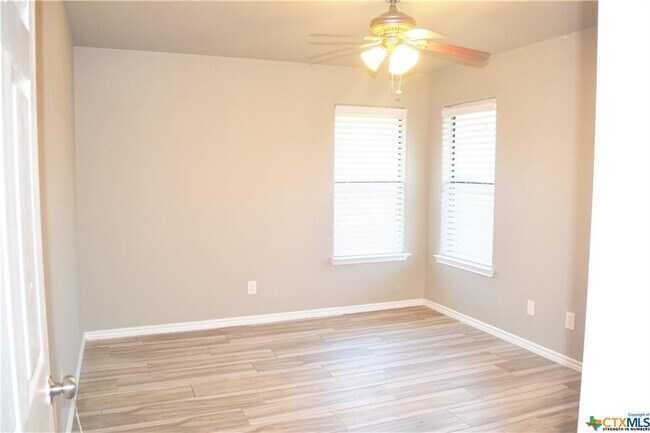 Building Photo - 5504 Spring Valley Dr