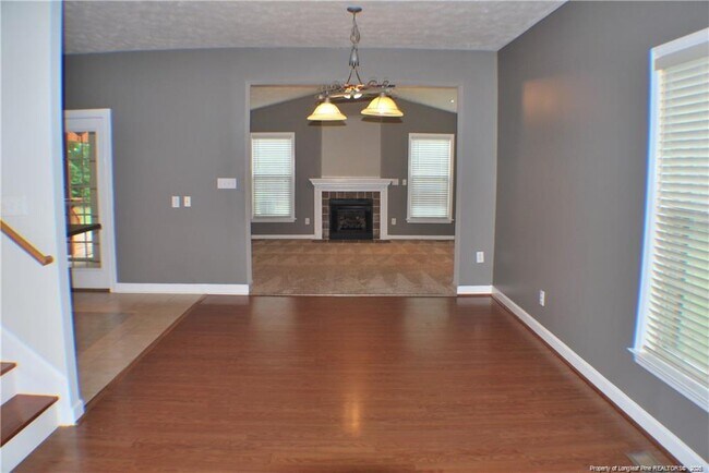 Building Photo - 845 Log Cabin Dr