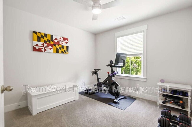 Building Photo - 7722 Park Gate Dr