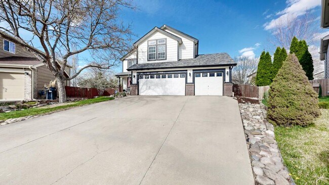 Primary Photo - Beautiful Home in the Ridge Crest Neighbor...