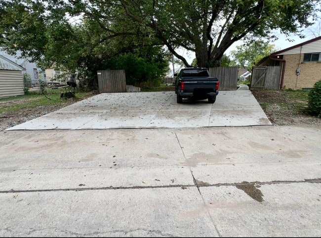 Building Photo - 5629 W Lincoln Creek Dr