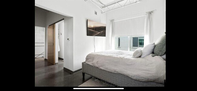 Building Photo - 4801 S Congress Ave