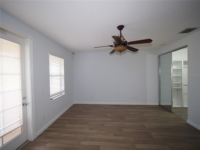 Building Photo - 1553 Napoli Dr W