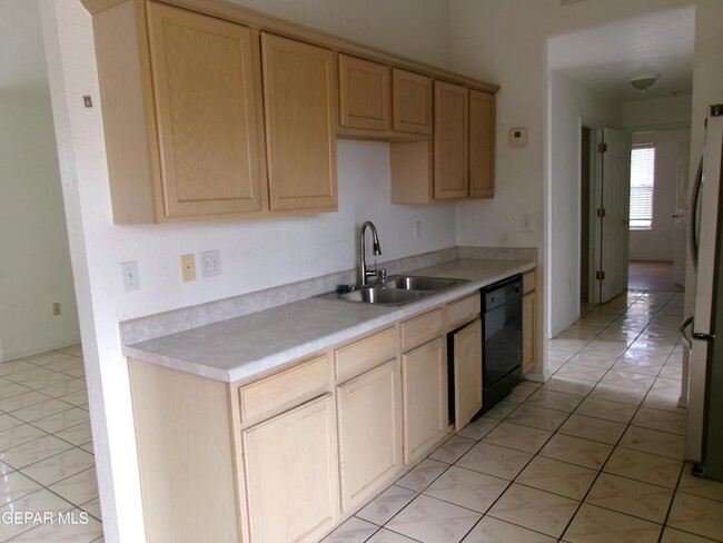 Building Photo - 118 Tierra Vista Dr