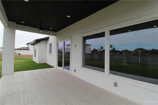 Building Photo - 1611 Oak Alley Dr