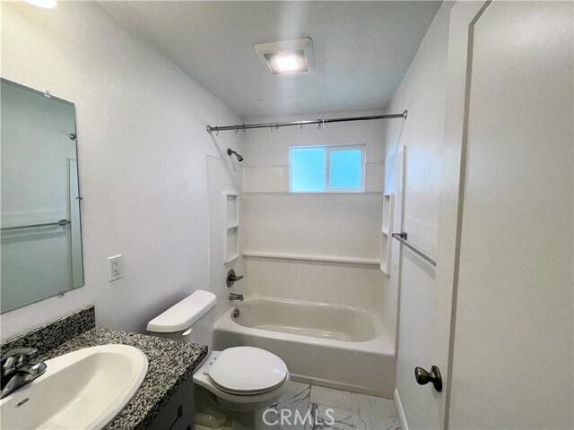 Building Photo - 657 Scott Pl