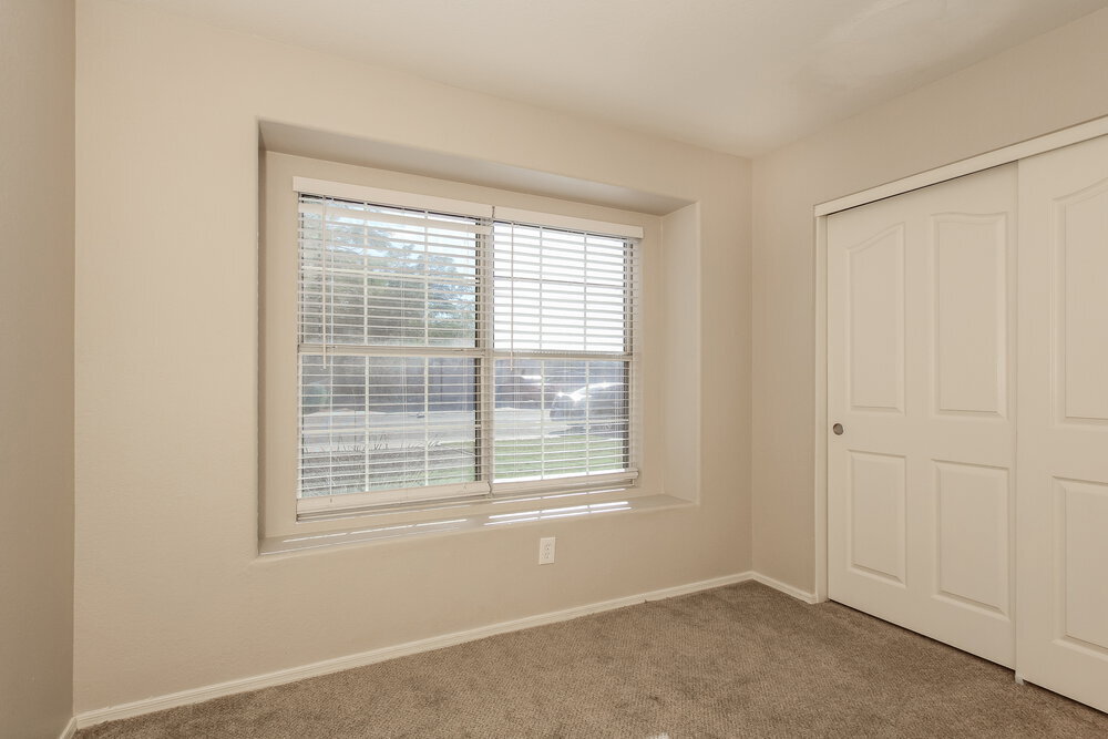 Building Photo - 12218 W Cambridge Ave