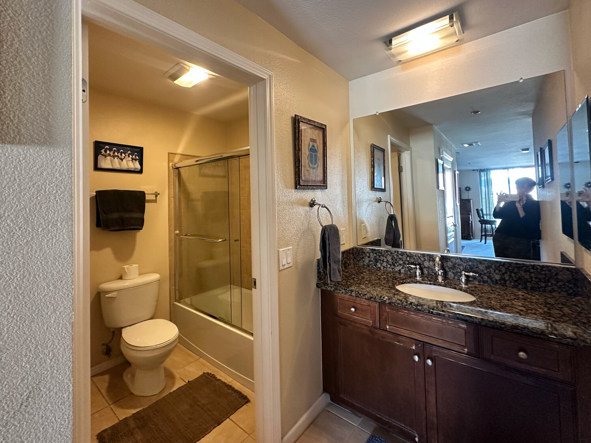 Second Bathroom - 7320 Hawthorn Ave