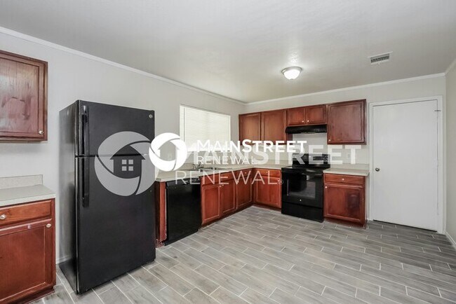 Building Photo - 4 Bedroom Pet-Friendly Home in Fort Worth, TX with Main Street Renewal