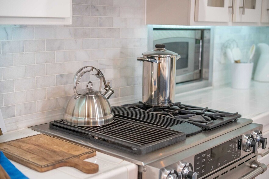 Building Photo - 47870 Sumac St