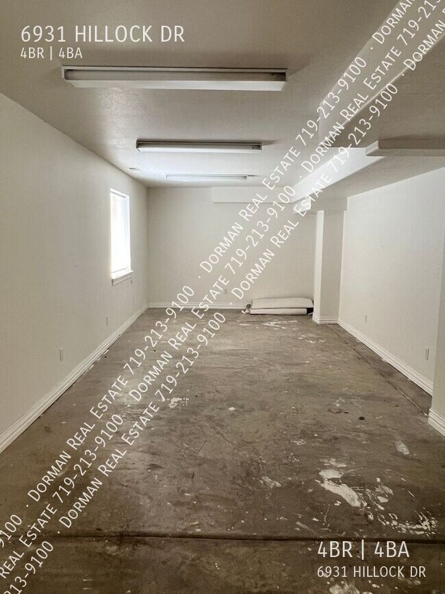 Building Photo - 6931 Hillock Dr