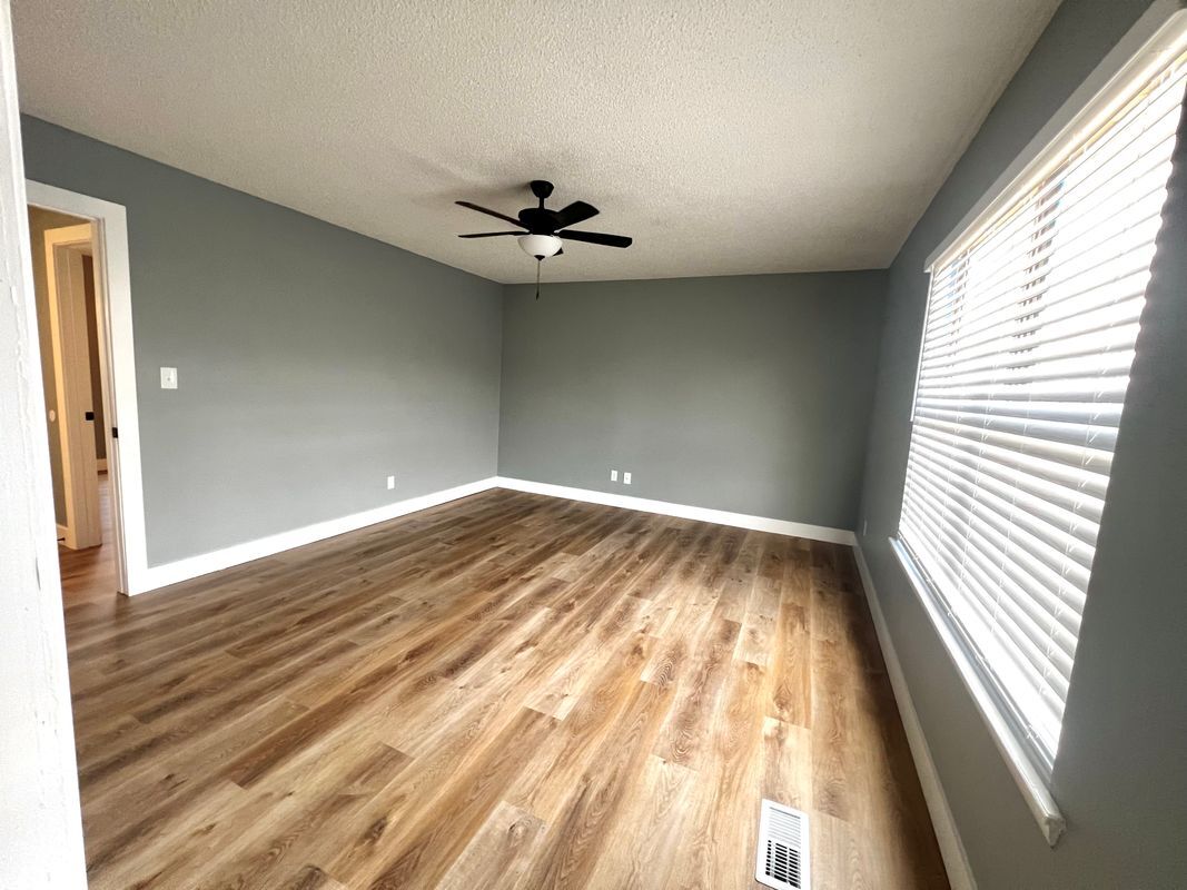 Building Photo - 525 N Betty Jo Dr