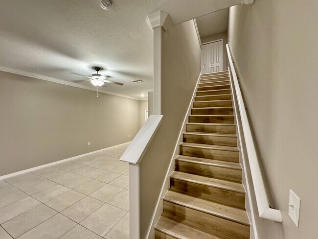 Building Photo - "Charming 3-Bed townhouse with Granite Accents, 2.5 Baths, 1650 Sq Ft – New Flooring and New Paint