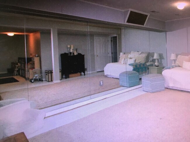 Building Photo - 3520 Meadow grove Trail Beautiful 2 Bedroo...