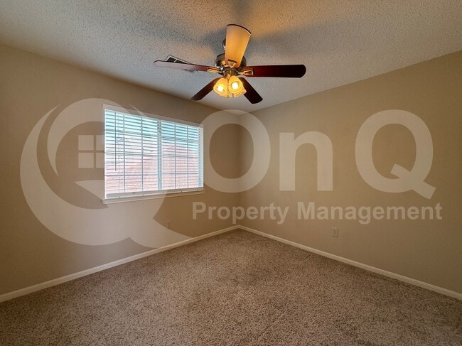 Building Photo - 304 Dakota Trail