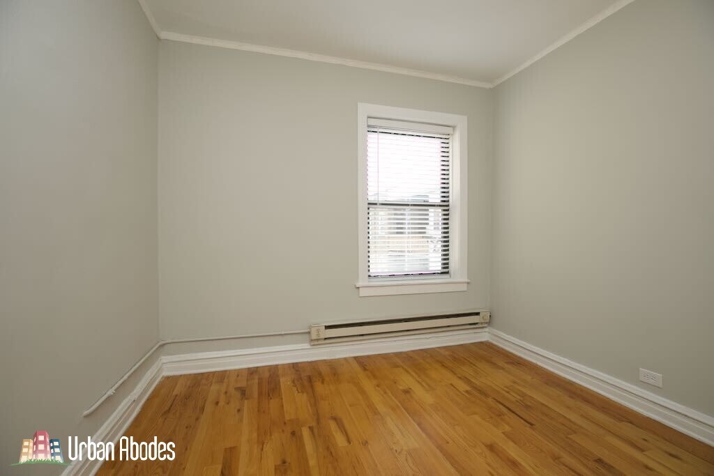 Building Photo - 3713 N Pine Grove Ave